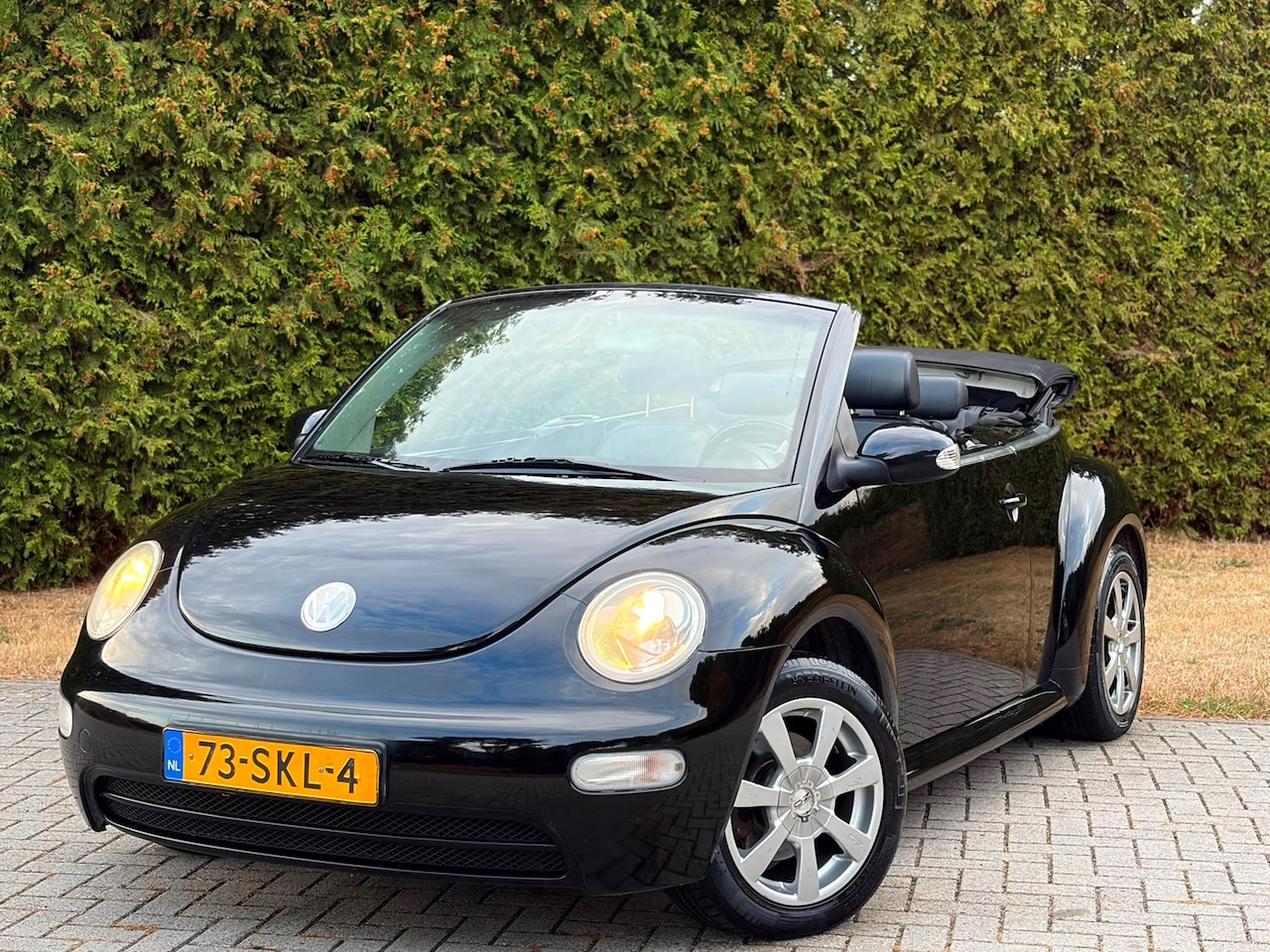 Volkswagen New Beetle Cabriolet - Zeer Nette 2.0 AUTOMAAT CABR - AutoWereld.nl