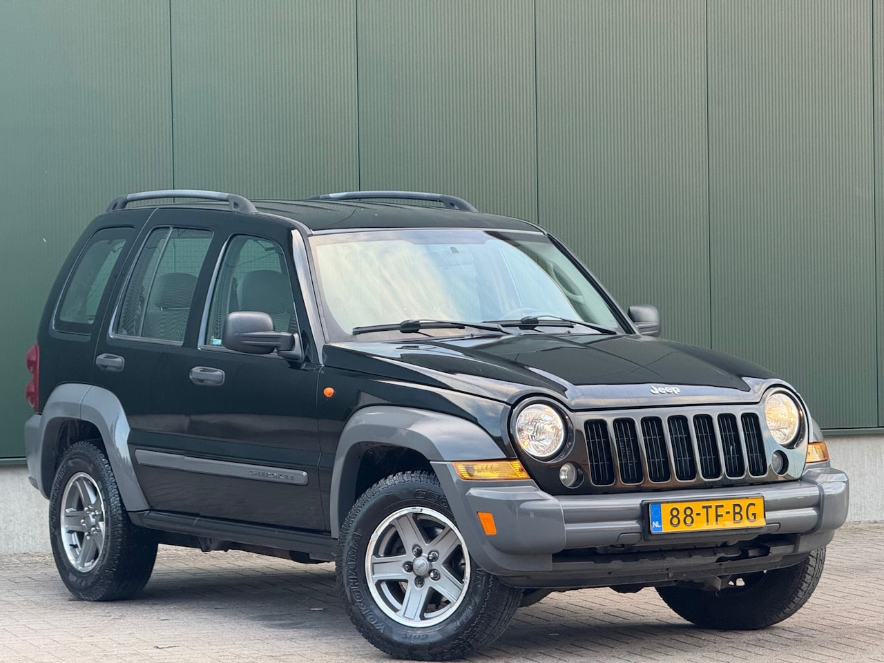 Jeep Cherokee - Sterke 3.7i V6 Sport Plus LPG | 4X4 | AUTOMAAT - AutoWereld.nl