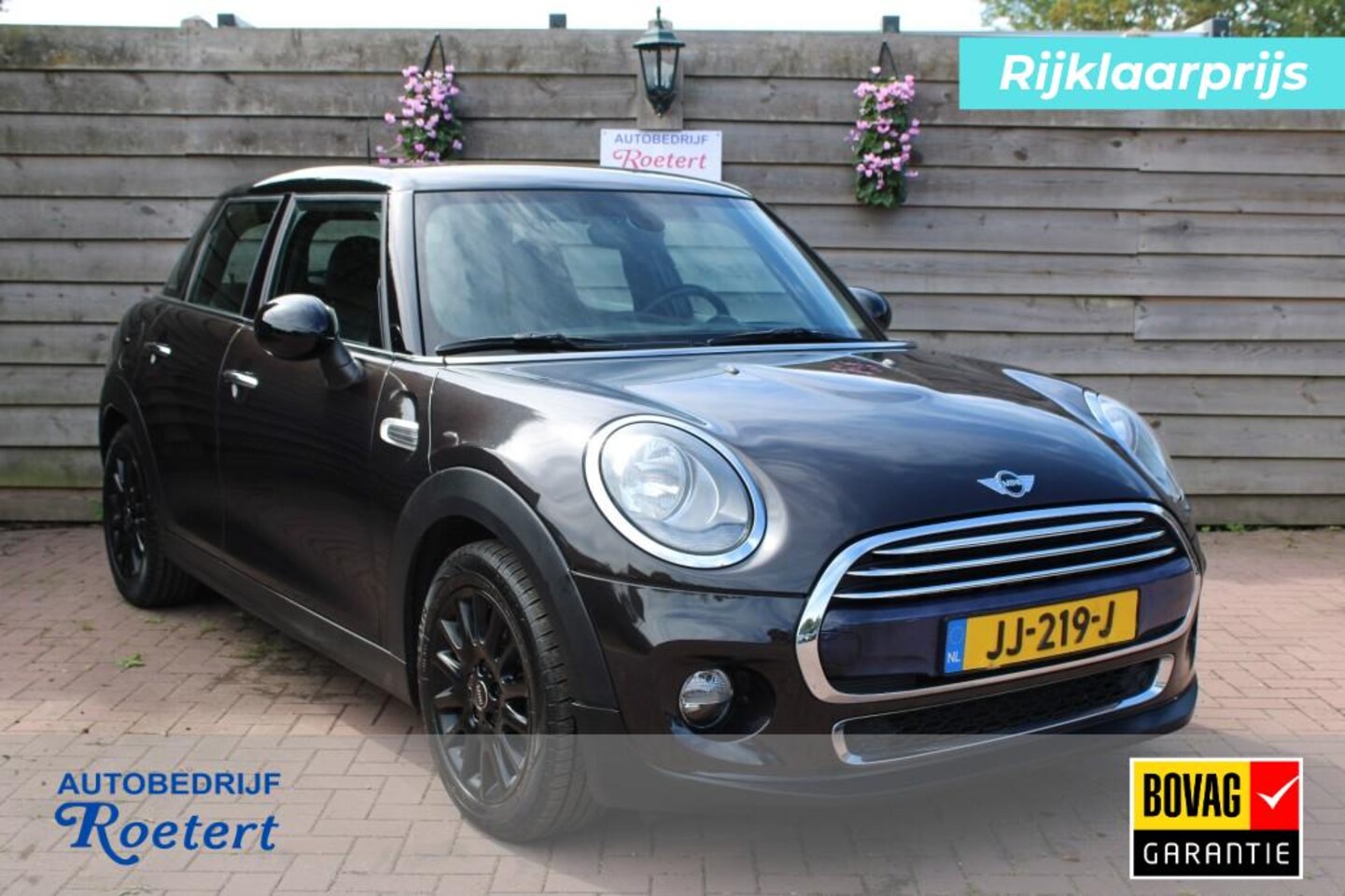 MINI Cooper - 1.5 136pk Cooper Pepper Business ECC/cruise/navi/PDC/half leer 5-drs - AutoWereld.nl