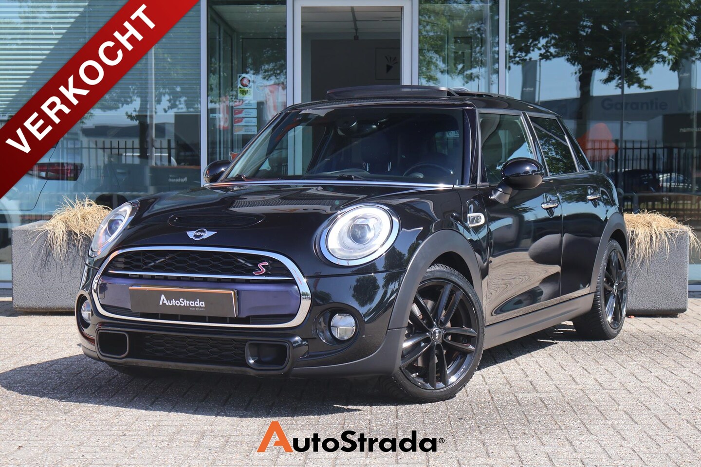 MINI Cooper S - Mini 2.0 192PK 5 DEURS I Pano I Stoelverwarming I Climate I Navi - AutoWereld.nl