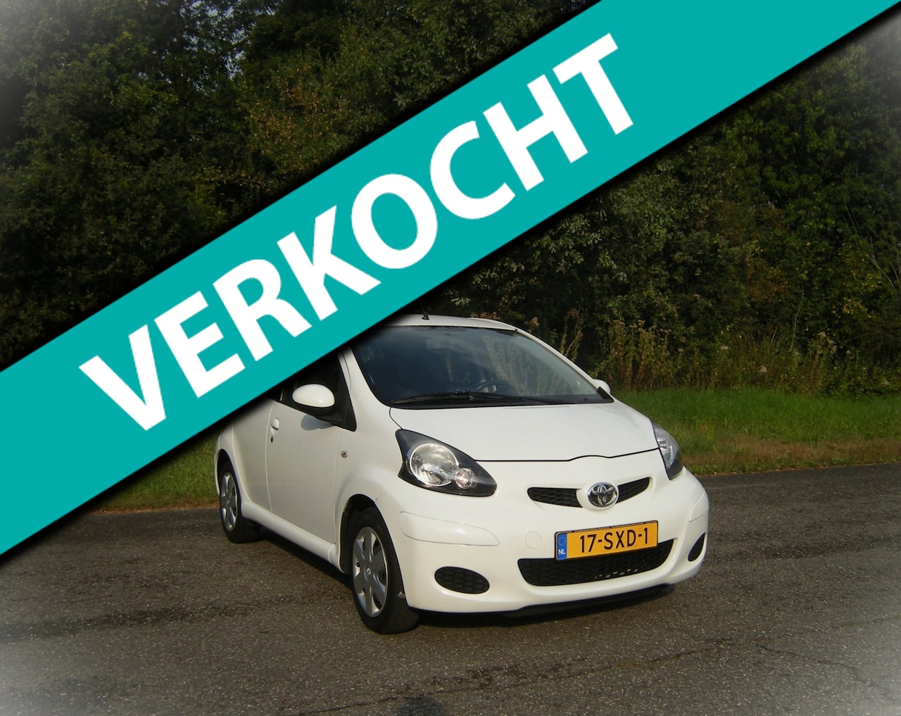 Toyota Aygo - 1.0-12V Comfort Navigator . 5 Drs . Airco . Navigatie . Trekhaak . Elec ramen enz - AutoWereld.nl