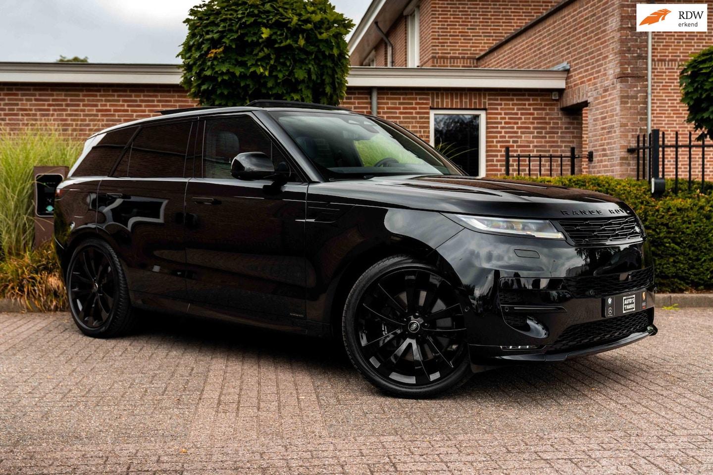 Land Rover Range Rover Sport - 3.0 P550e Autobiography Full Option | Trekhaak | Schuifdak | Meridian | Softclose | Massag - AutoWereld.nl