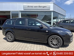 Ford Focus Wagon - 1.6-16V Futura Business PACK, climatronic, cruisecontrol, pdc, trekhaak, verwarmde stolen