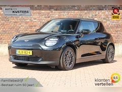 MINI 3-Deurs - Cooper E Blackyard 40.7 kWh| Stoelverwarming| carplay| Achteruitrij Camera