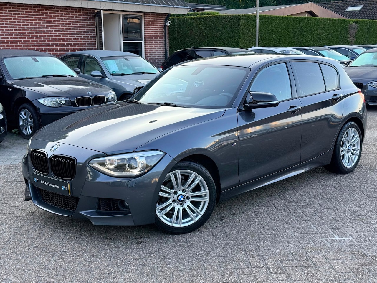 BMW 1-serie - 116i Executive M Sport|Nieuwe Ketting + Klepseals|Navi|Camera|Xenon|Cruise control|Climate - AutoWereld.nl
