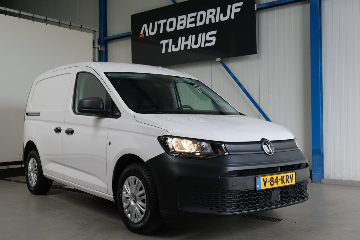 Volkswagen Caddy Cargo - 2.0 TDI Comfort - N.A.P. Airco, Cruise, Virtual display, Carplay, Trekhaak. - AutoWereld.nl