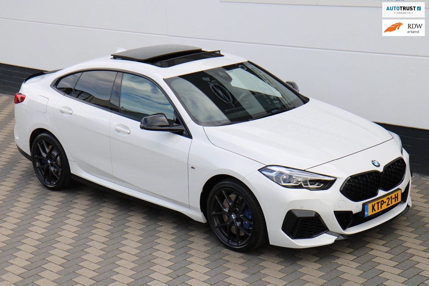 BMW 2-serie Gran Coupé - M235i xDrive High Executive Carplay ! - AutoWereld.nl