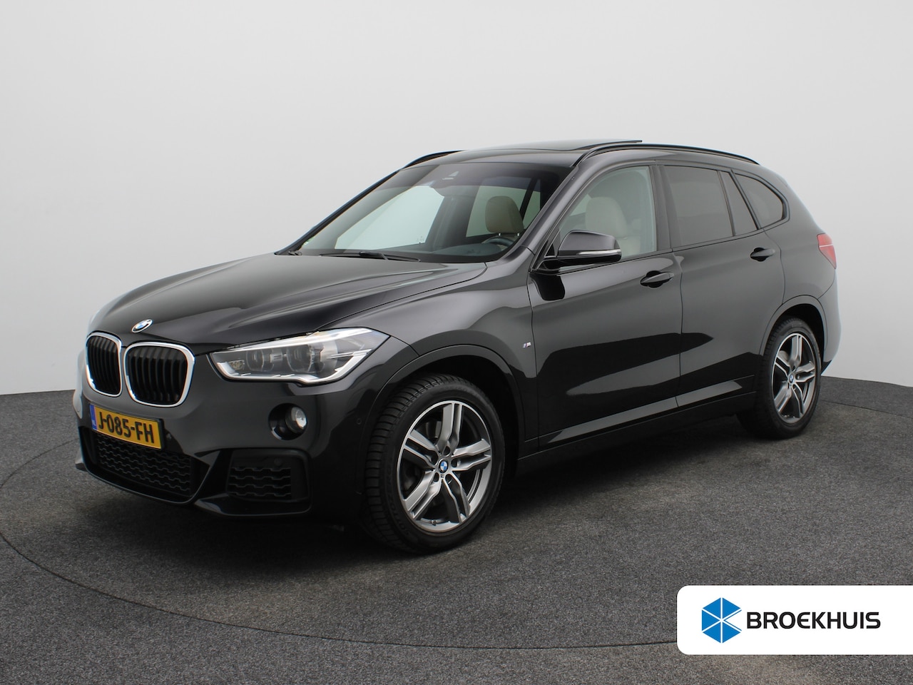 BMW X1 - xDrive25i Centennial High Executive | Audio-navigatie full map | Bandenspanningscontrolesy - AutoWereld.nl