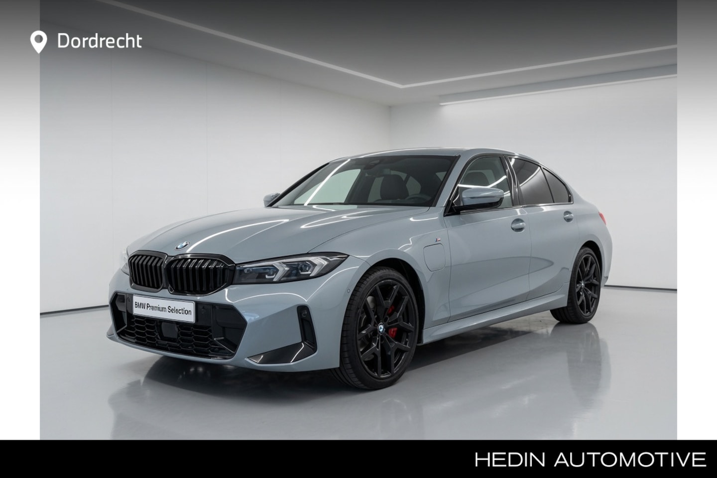 BMW 3-serie - 330e M-Sport Pro | 19" | Trekhaak | Schuifdak | Hifi | Innovation Pack - AutoWereld.nl