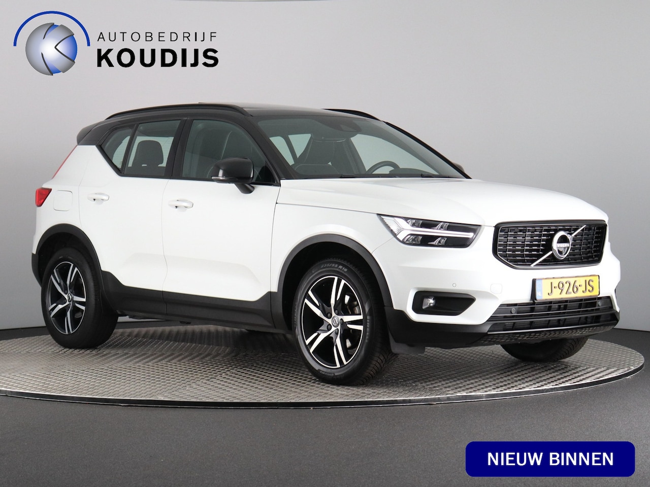 Volvo XC40 - 1.5 T2 R-Design 1.5 T2 R-Design (NL-Auto / Pano / Elek. trekhaak / 360 Camera / H&K / Navi / ACC) - AutoWereld.nl