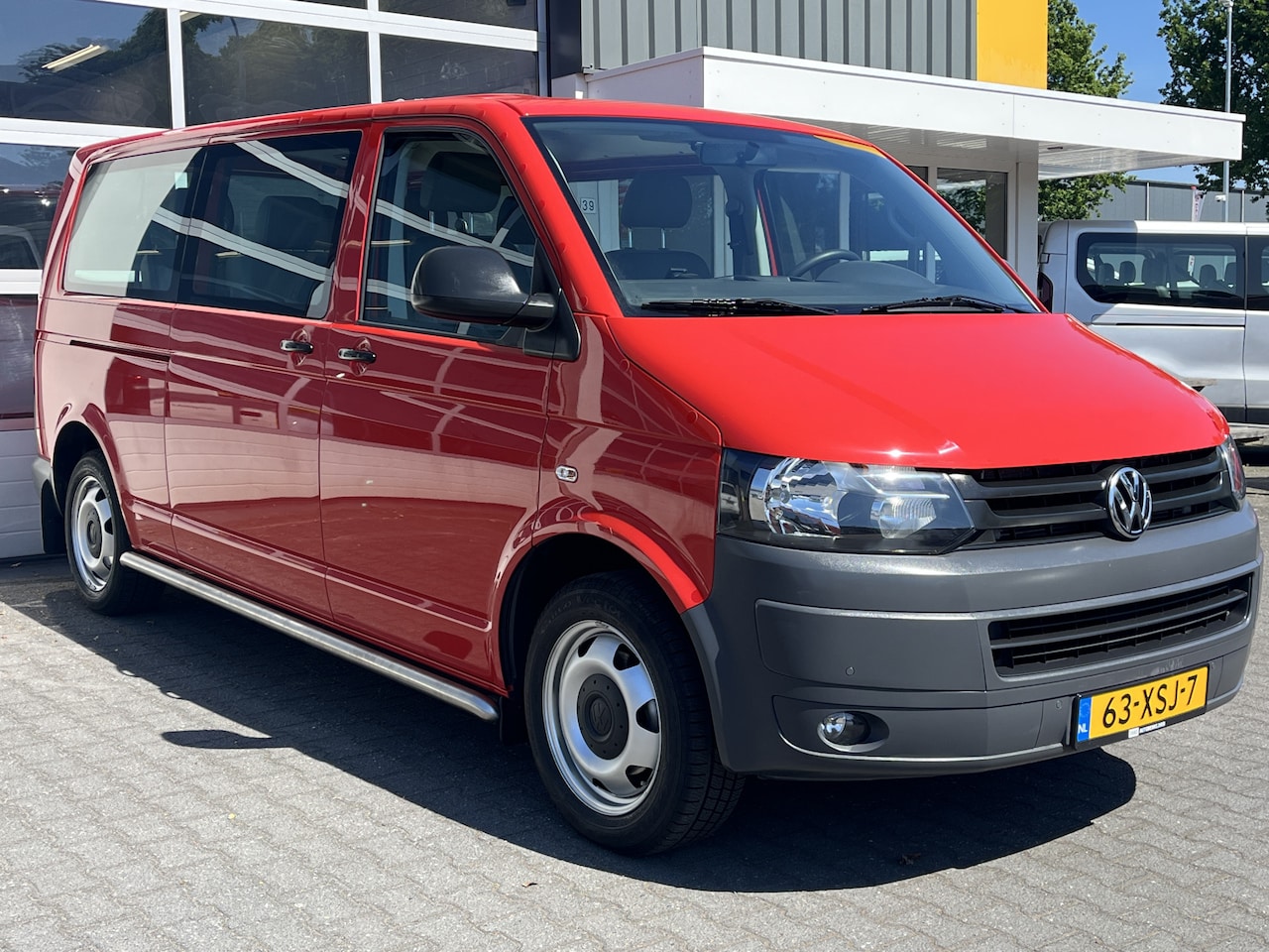 Volkswagen Transporter Kombi - 2.0 TDI L2H1 4Motion 140 pk 8 persoons BTW en BPM vrij Airco Cruise control PDC 1e eigenaa - AutoWereld.nl