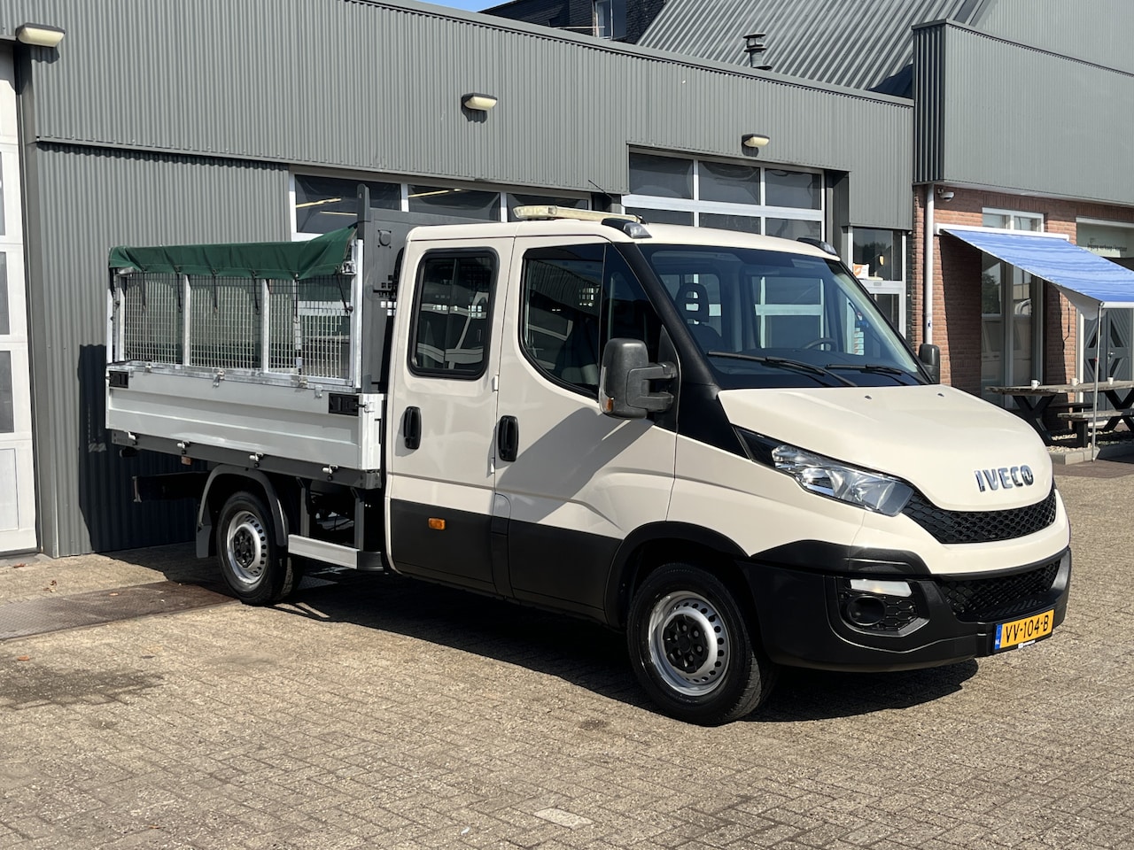 Iveco Daily - 35S11D 2.3 345 Airco Trekhaak 3500kg trekgewicht 7-Persoons Open laadbak Pick-up P-up Bakw - AutoWereld.nl