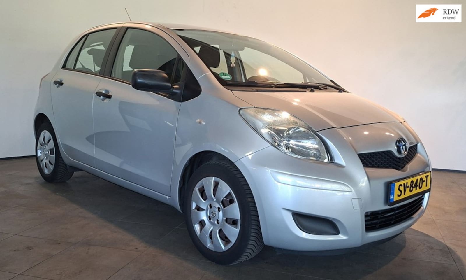 Toyota Yaris - 1.3 VVTi 5-Drs Airco / Elektr.pakket - AutoWereld.nl