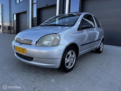 Toyota Yaris - 1.3-16V VVT-i Sol 2000