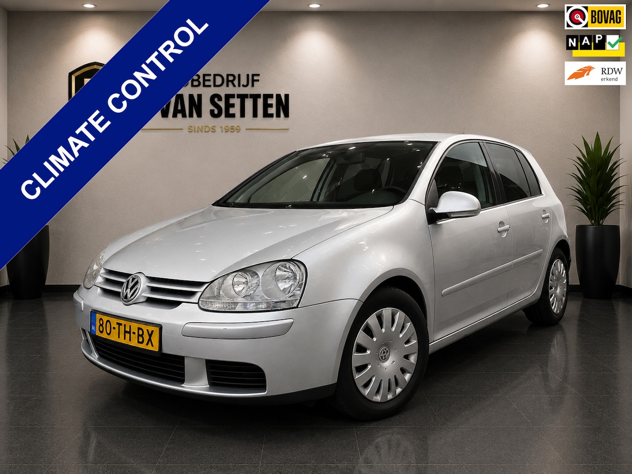 Volkswagen Golf - 1.6 FSI Optive 6 Bak Airco/Cruise/A.Camera - AutoWereld.nl