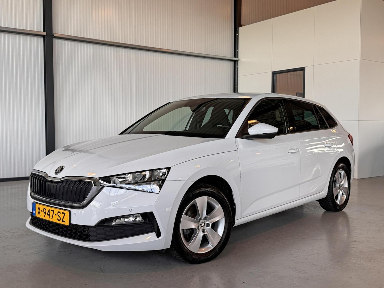 Skoda Scala - 1.0 TSI Sport Business 1.0 TSI 81kW Sport Business - AutoWereld.nl