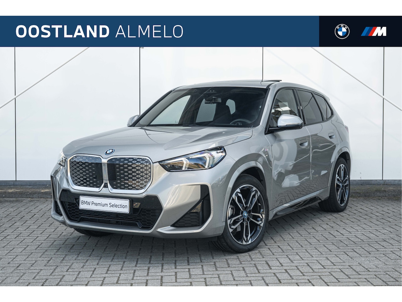 BMW iX1 - eDrive20 M sport / Panoramadak / Sportstoelen / Adaptieve LED / Comfort Access / Head-Up / - AutoWereld.nl