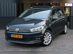 Volkswagen Touran - 1.4 TSI Highline 7p LED|CarPlay|Pano|Urano Grey