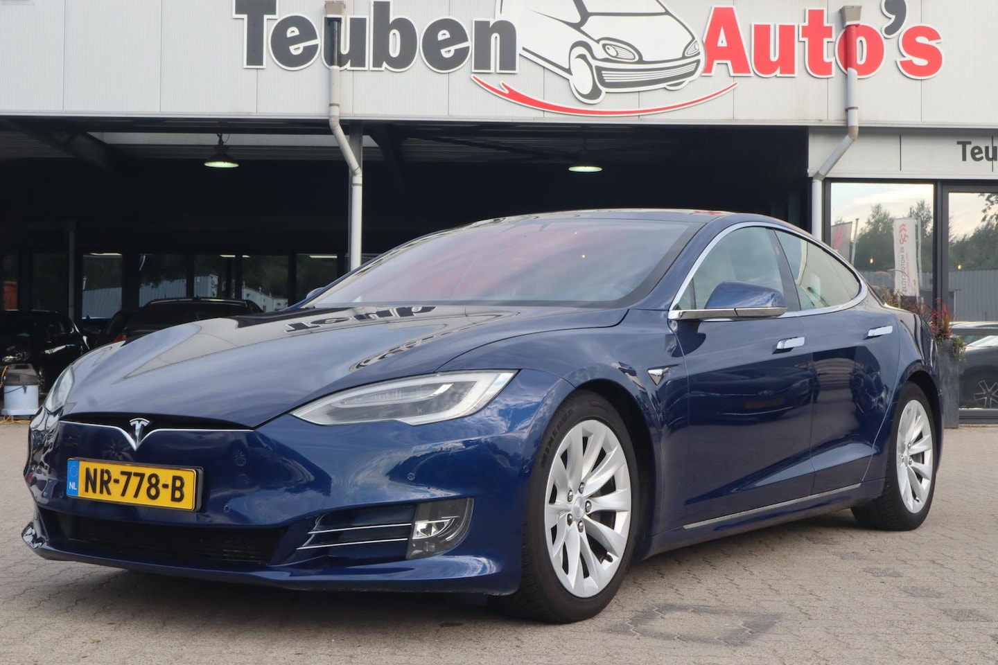 Tesla Model S - 90D Base | SOH 87% | Elektrisch glazen panorama-dak | Elektrisch bedienbare achterklep - AutoWereld.nl