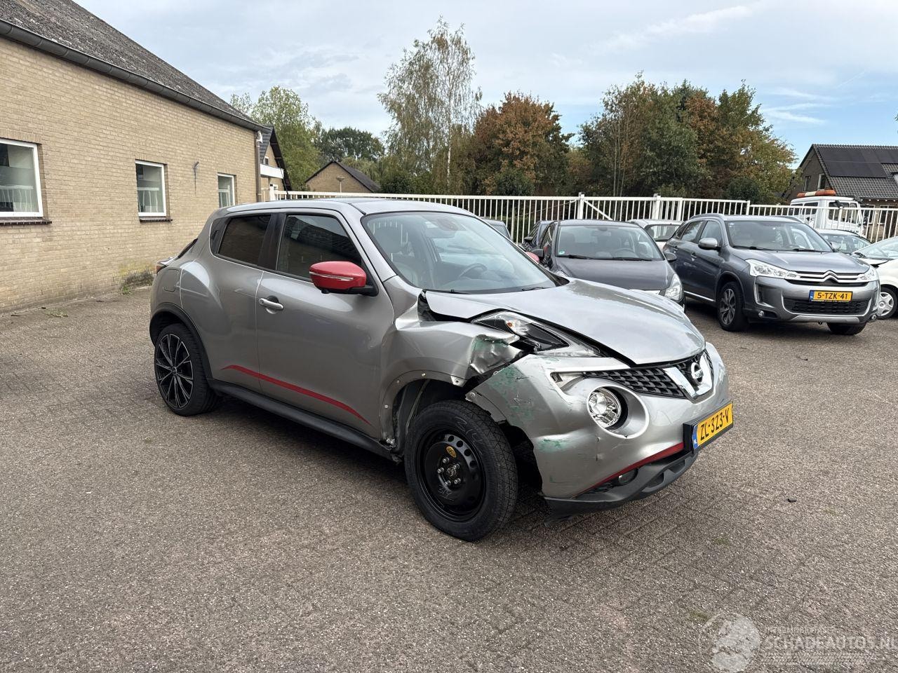 Nissan Juke - 1.6 Tekna AUT REST BPM €400,-!!! - AutoWereld.nl