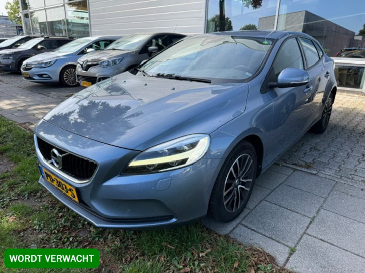 Volvo V40 - 2.0 D2 Nordic+ 2017 Automaat BTW-auto Uitstekende auto met volledig onderhoud! NAP + Boekj - AutoWereld.nl