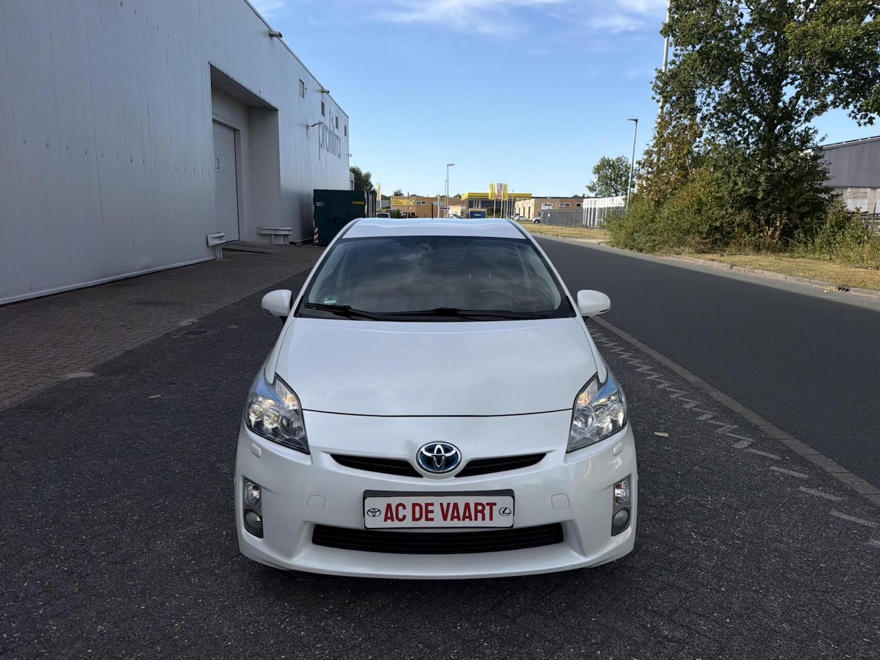 Toyota Prius - 1.8 Dynamic - NAVI/CAMERA/XENON/HUD/CRUISE/NAP - AutoWereld.nl