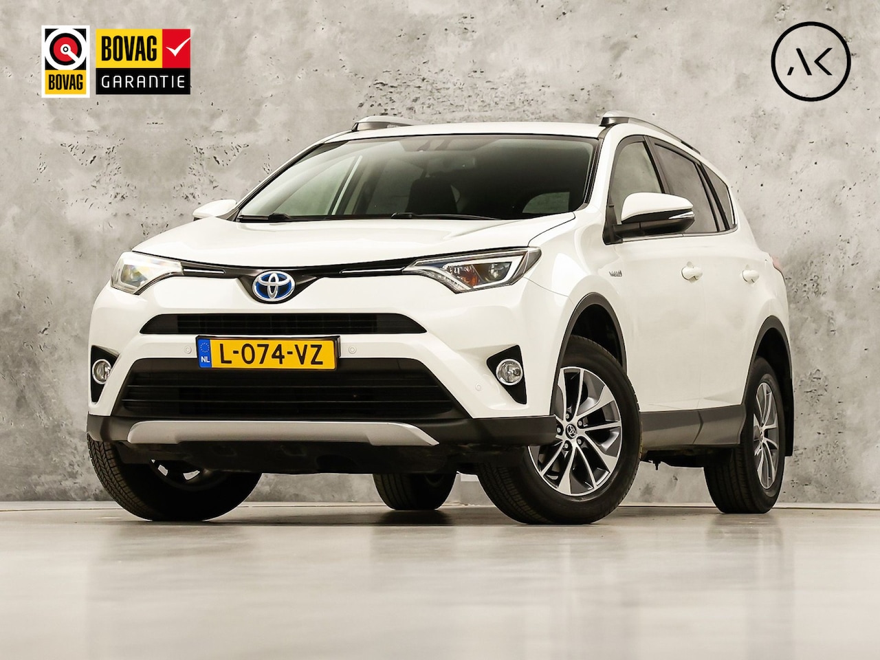 Toyota RAV4 - 2.5 Hybrid Executive Sport 197Pk Automaat (CAMERA, KEYLESS, GETINT GLAS, SPORTSTOELEN, ELE - AutoWereld.nl