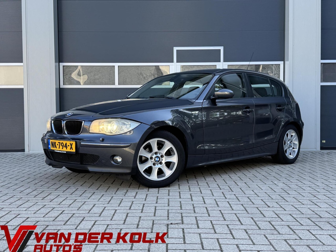 BMW 1-serie - 116i Executive | Xenon | Cruise | Climate | Sensoren - AutoWereld.nl