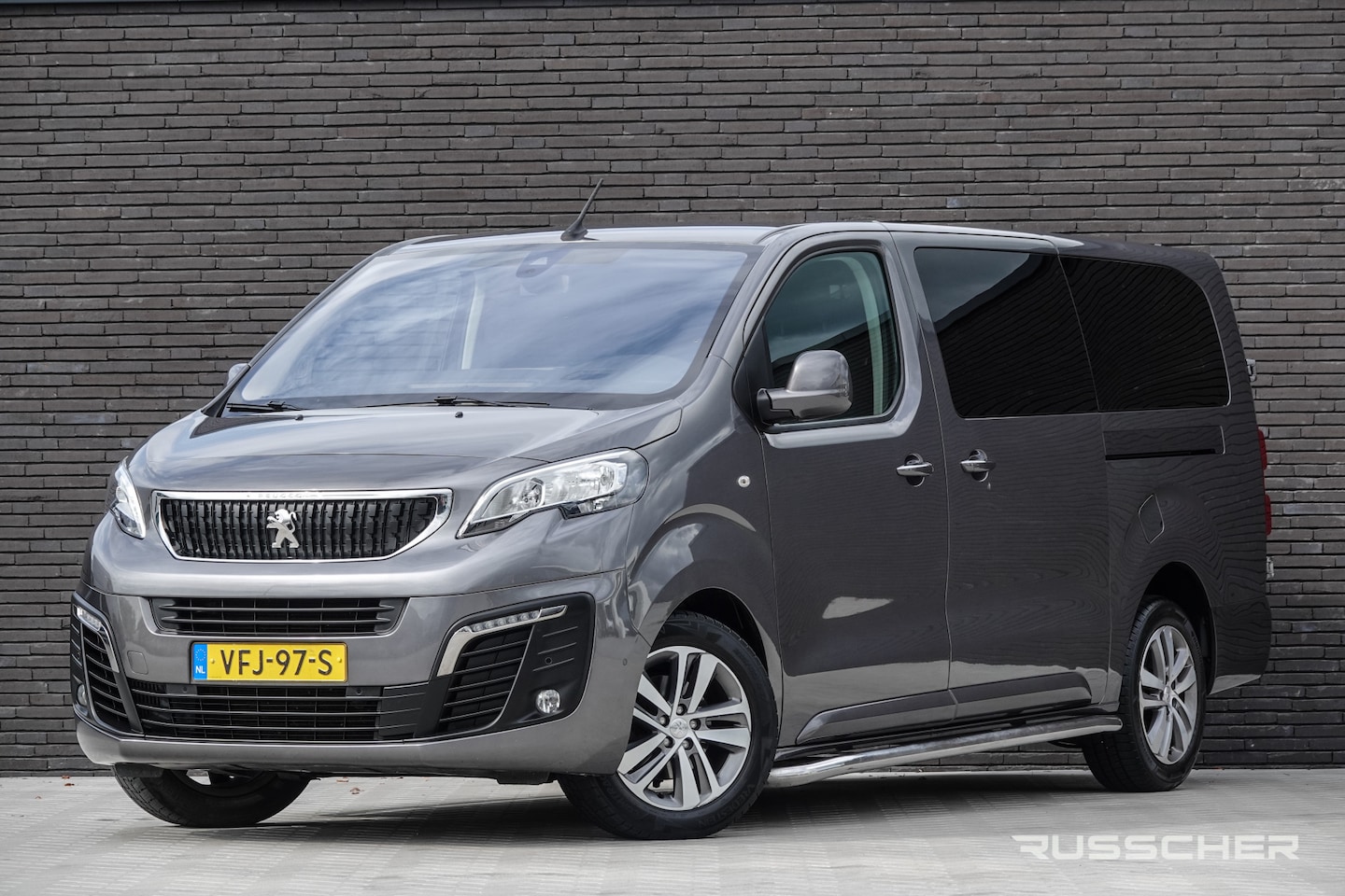 Peugeot Expert - 2.0 BlueHDI 177Pk Aut. | Long | Dubbel Cabine | 5-Persoons | Asphalt | Achteruitrijcamera - AutoWereld.nl