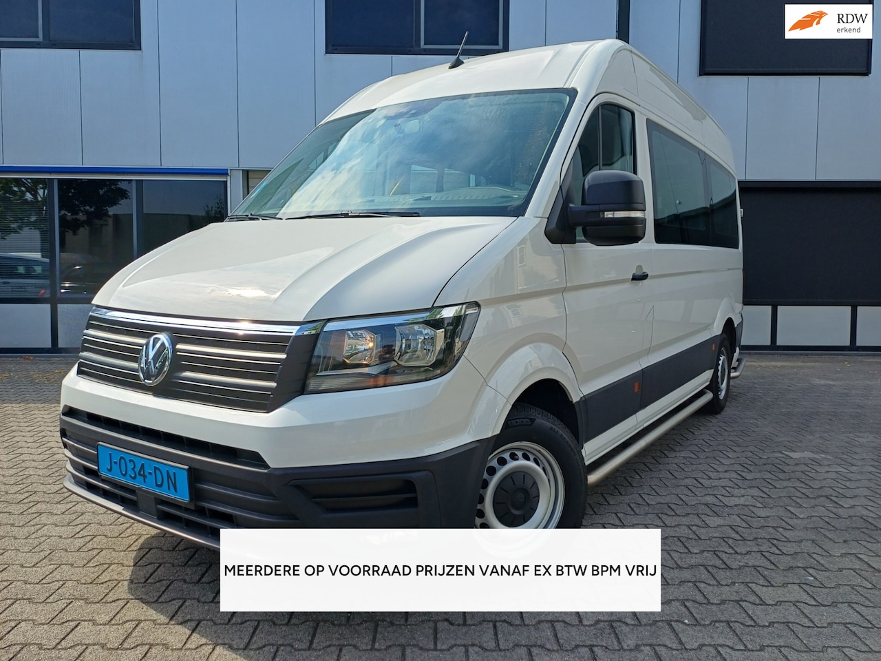 Volkswagen Crafter - 2.0 TDI 140PK EURO6 ROLSTOELBUS/LIFT/9PERSONEN/GROEPSVERVOER/TAXI - AutoWereld.nl