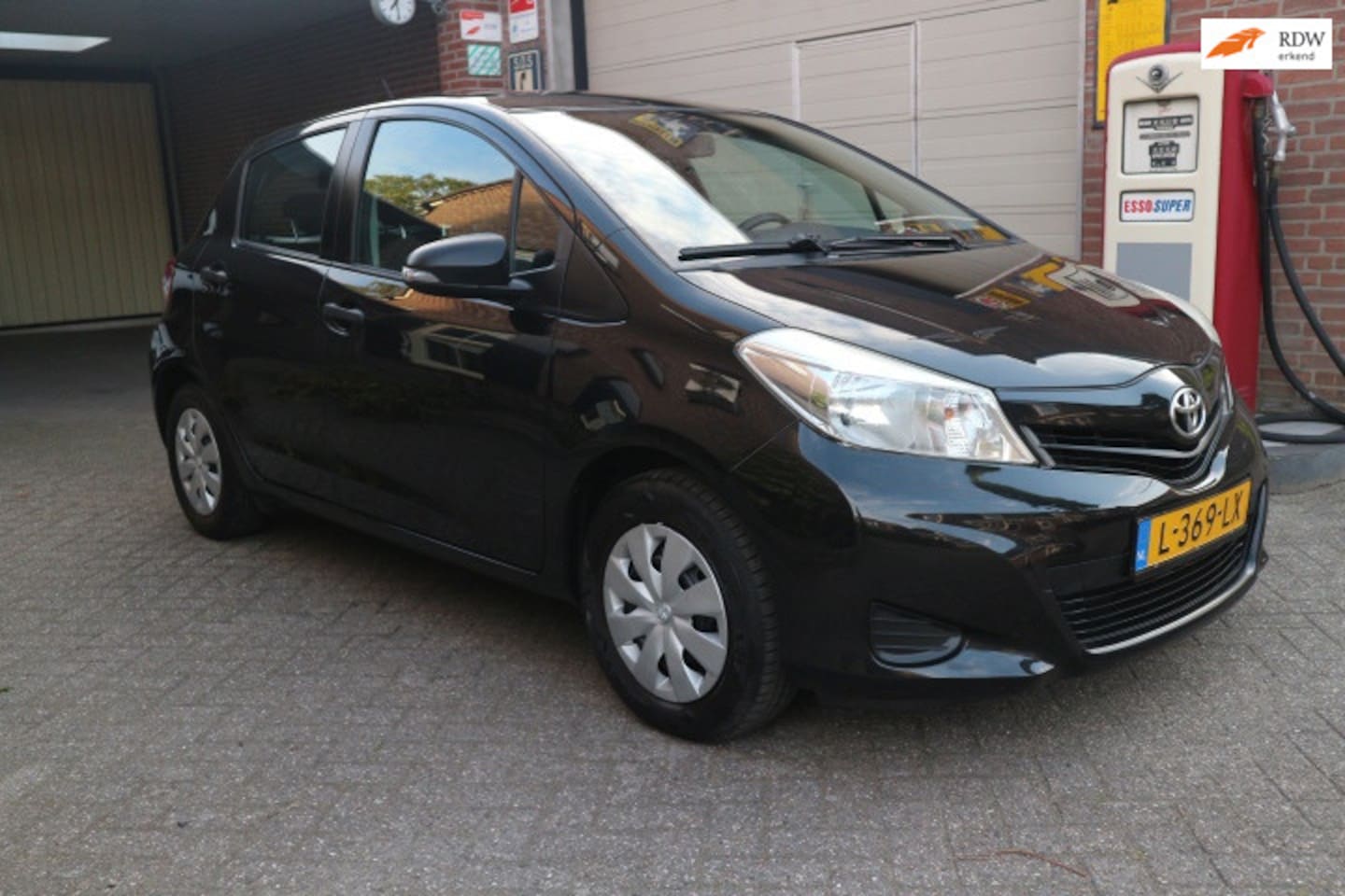 Toyota Yaris - 1.0 VVT-i Trend NETTE EN GOEDE AUTO - AutoWereld.nl