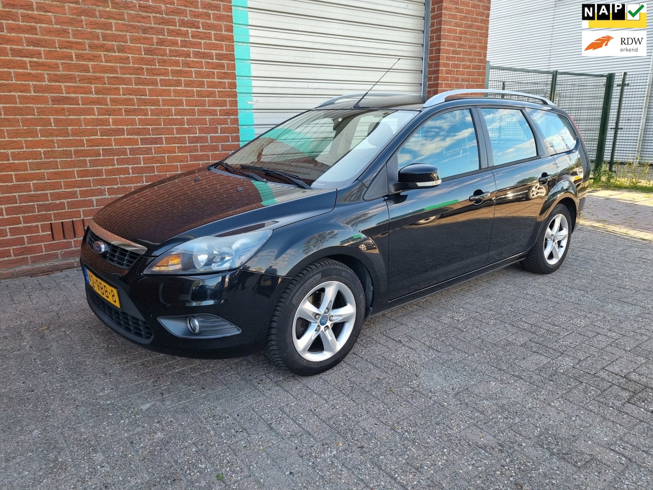 Ford Focus Wagon - 1.6 Comfort 74kw Airco! Bj:2011 NAP! - AutoWereld.nl
