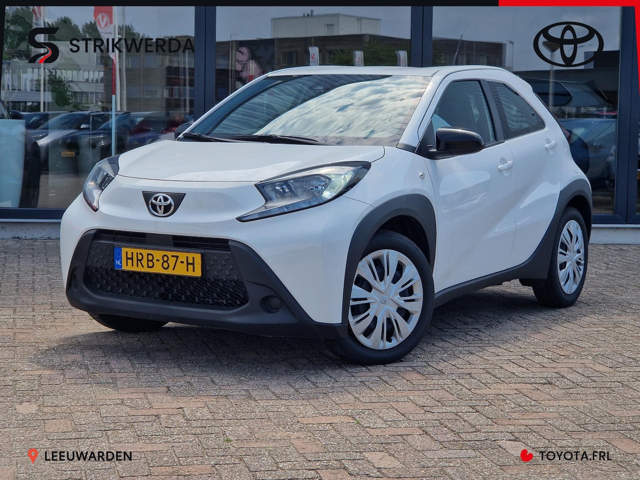 Toyota Aygo X - 1.0 VVT-i MT play 1.0 VVT-i MT Play - AutoWereld.nl