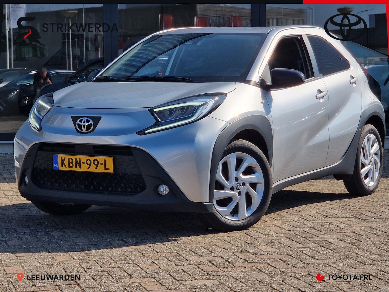 Toyota Aygo X - 1.0 VVT-i MT first Camera | Stoelverwarming | Apple carplay Android auto - AutoWereld.nl