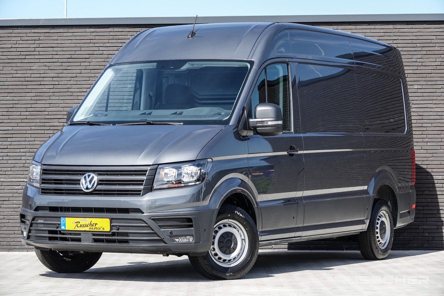 Volkswagen Crafter - L3H3 | 2.0Tdi 140Pk Aut. | Stoel-Stoel | Achteruitrijcamera | Indium Grey - AutoWereld.nl
