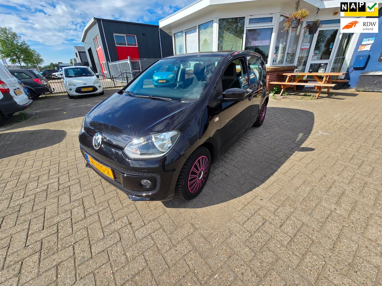 Volkswagen Up! - 1.0 high up! BlueMotion 1.0 high up! BlueMotion - AutoWereld.nl
