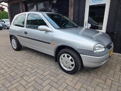 Opel Corsa - 1.2i-16V Onyx