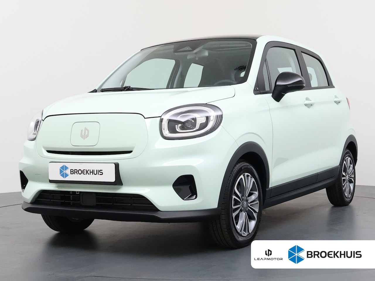 Leapmotor T03 - Design 37.3 kWh | Achteruitrijcamera | Airco (automatisch) | Cruise control adaptief - AutoWereld.nl