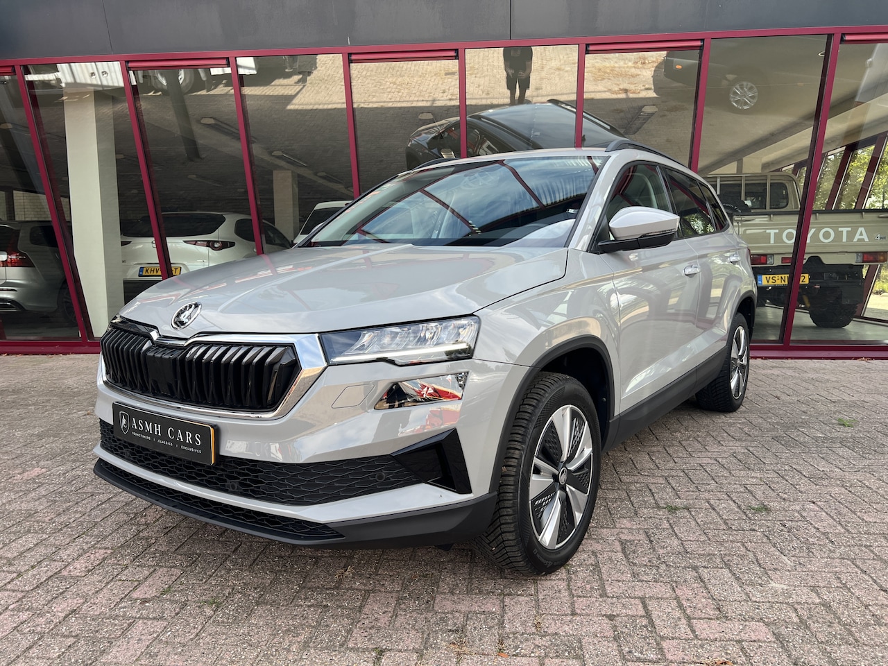 Skoda Karoq - 1.5 TSI ACT Business Edition | Carplay | Camera | Cruise | Stoel/Stuurverw. | LED | - AutoWereld.nl