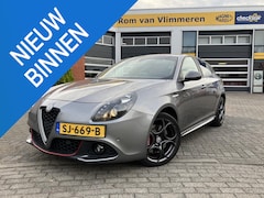 Alfa Romeo Giulietta - 1.4 Turbo MultiAir Super | Rood lederen bekleding | Grigio Magnesio | Trekhaak |