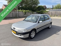 Peugeot 306 - 1.8-16V XT Automaat Weinig Km Nap
