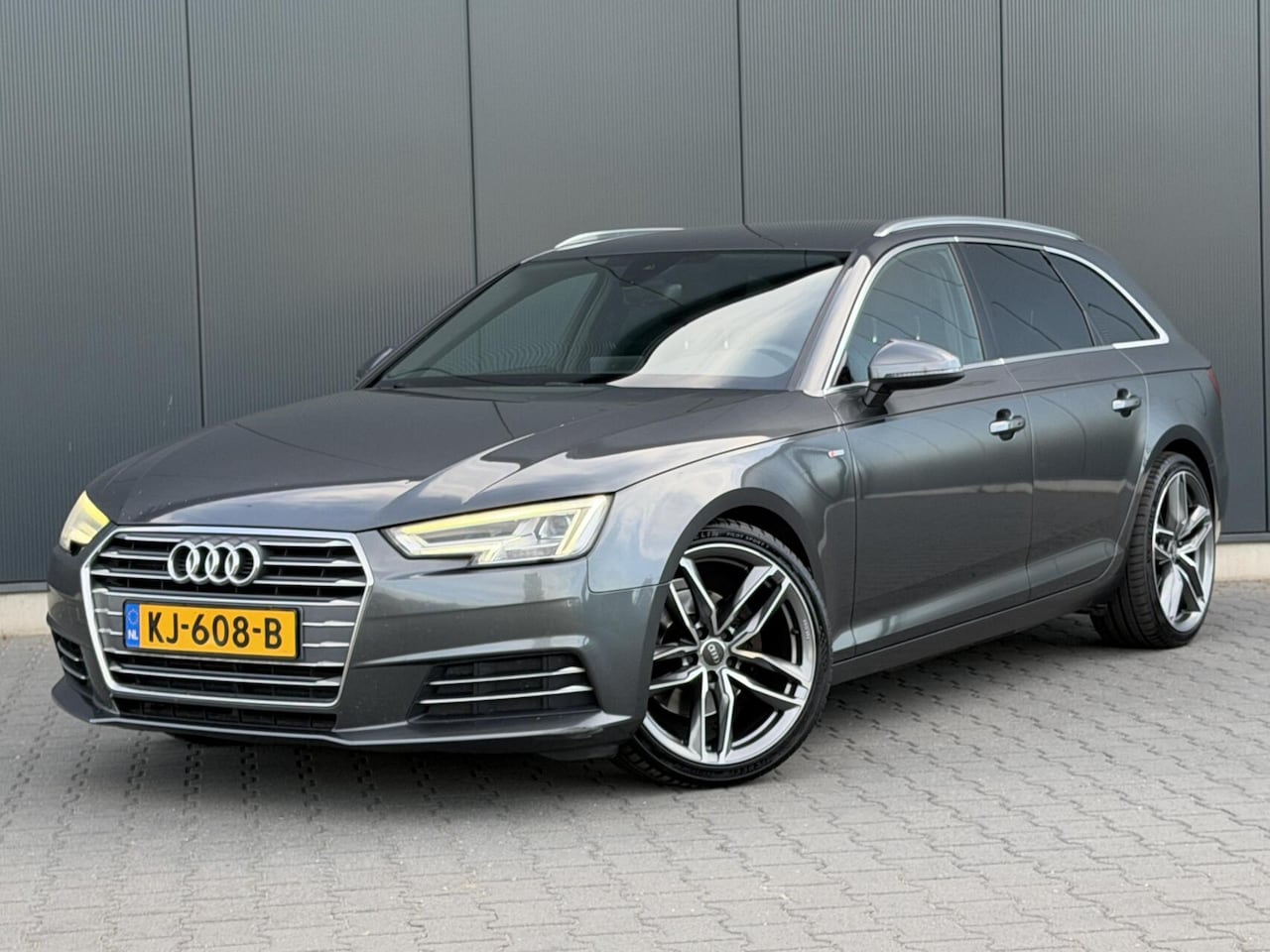 Audi A4 Avant - 2.0 TDI 3x S-Line Leder - Led - Automaat - Navi - AutoWereld.nl