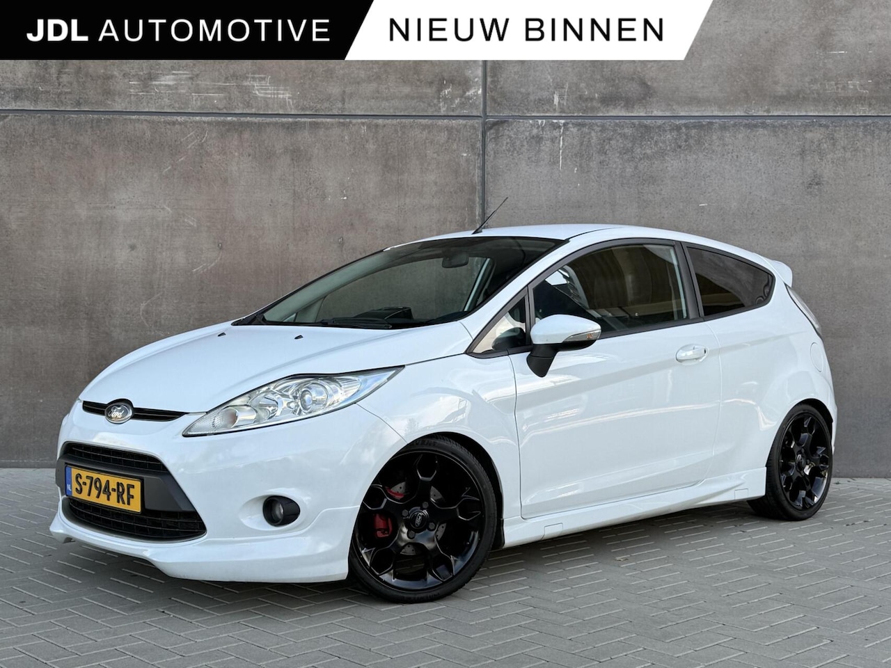 Ford Fiesta - 1.6 Metal | Premium audio | Leder | APK 03-2027 | Climate control | Cruise control | Bluet - AutoWereld.nl