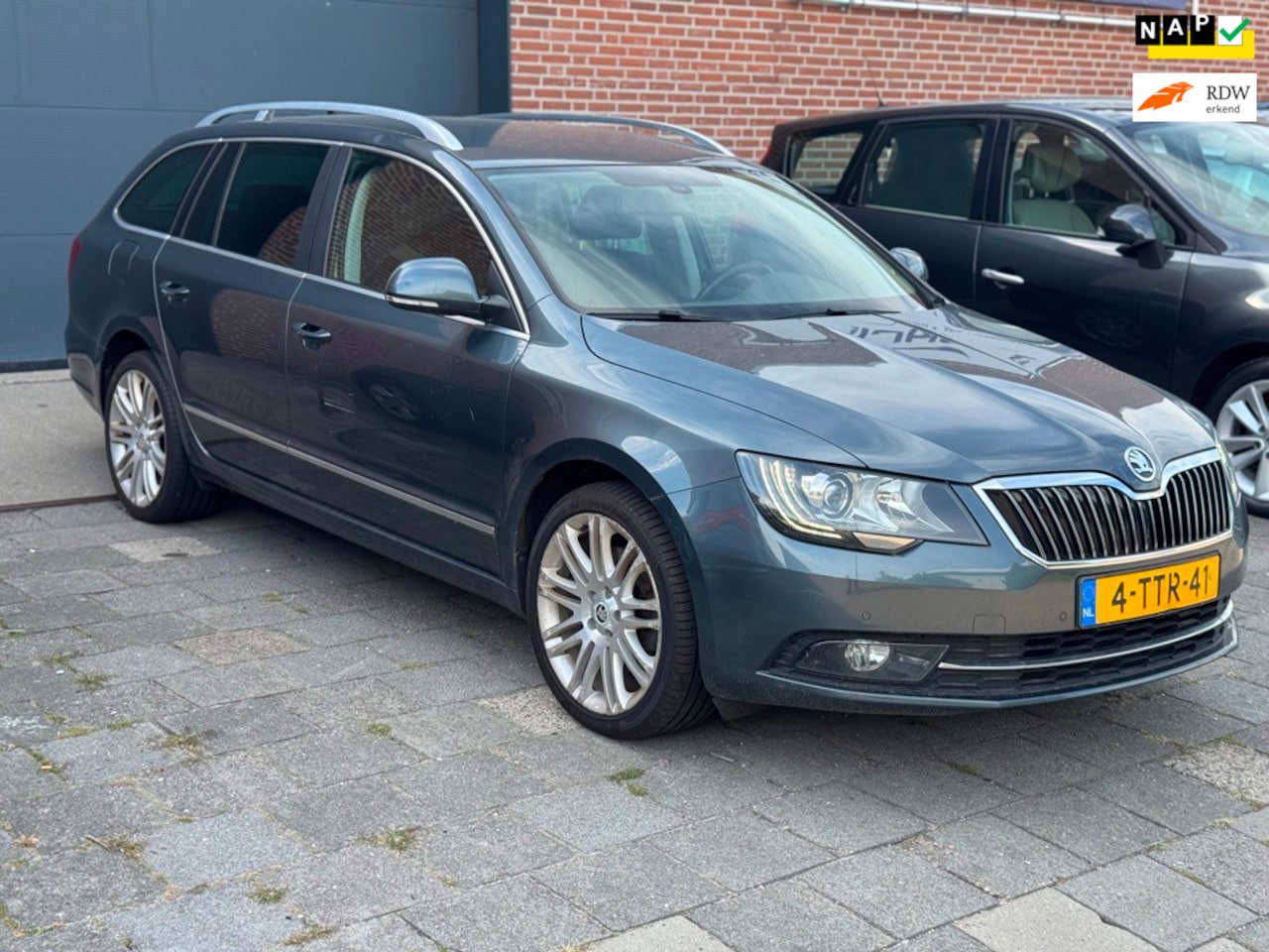 Skoda Superb Combi - 1.8 TSI Ambition Business EX BPM €1100 - AutoWereld.nl
