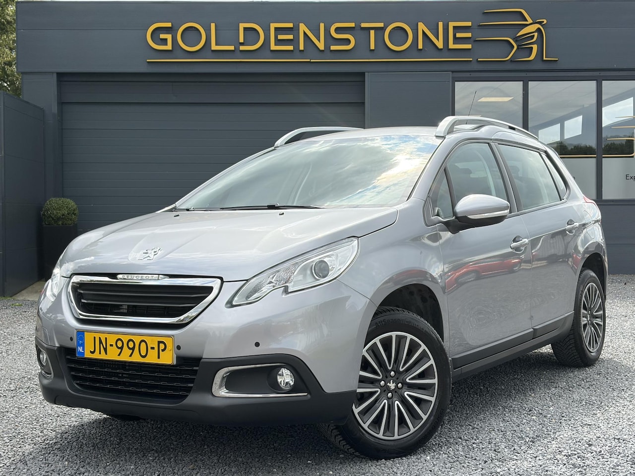 Peugeot 2008 - 1.2 PureTech Active ✓1e Eigenaar✓D-Riem vv in 2023✓Trekhaak✓110pk ✓Carplay✓Airco✓Cruise✓Pd - AutoWereld.nl