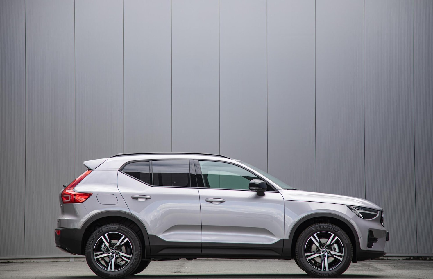 Volvo XC40 - B3 Plus Dark MY2027|360° Camera|Harman/Kardon - AutoWereld.nl