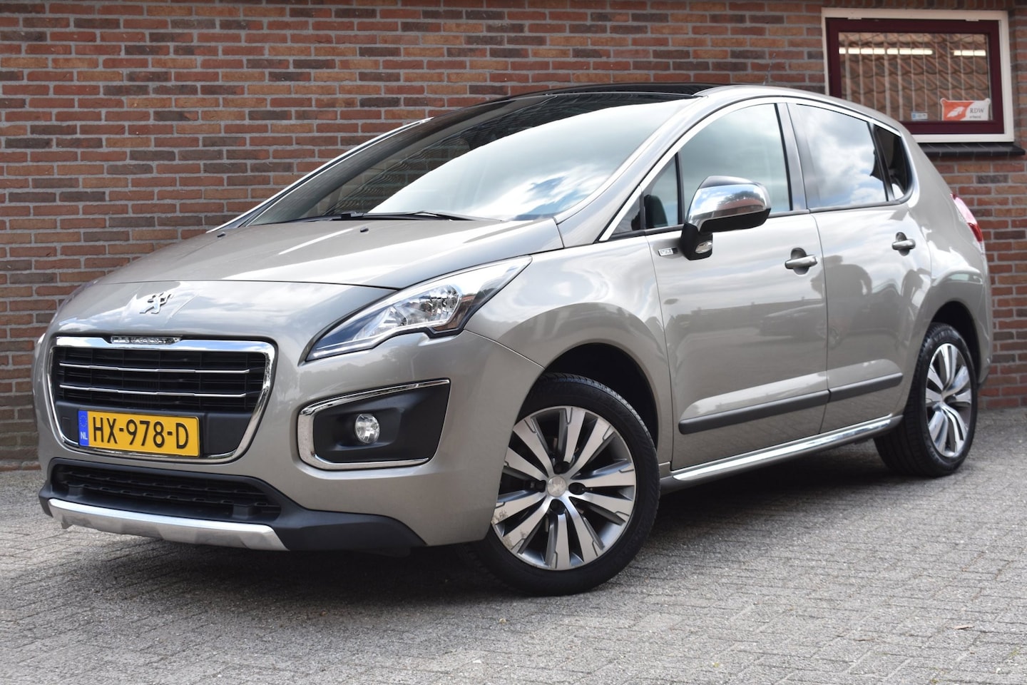 Peugeot 3008 - 1.2 PureTech Style '16 Pano Clima Navi Cruise Inruil mogelijk - AutoWereld.nl