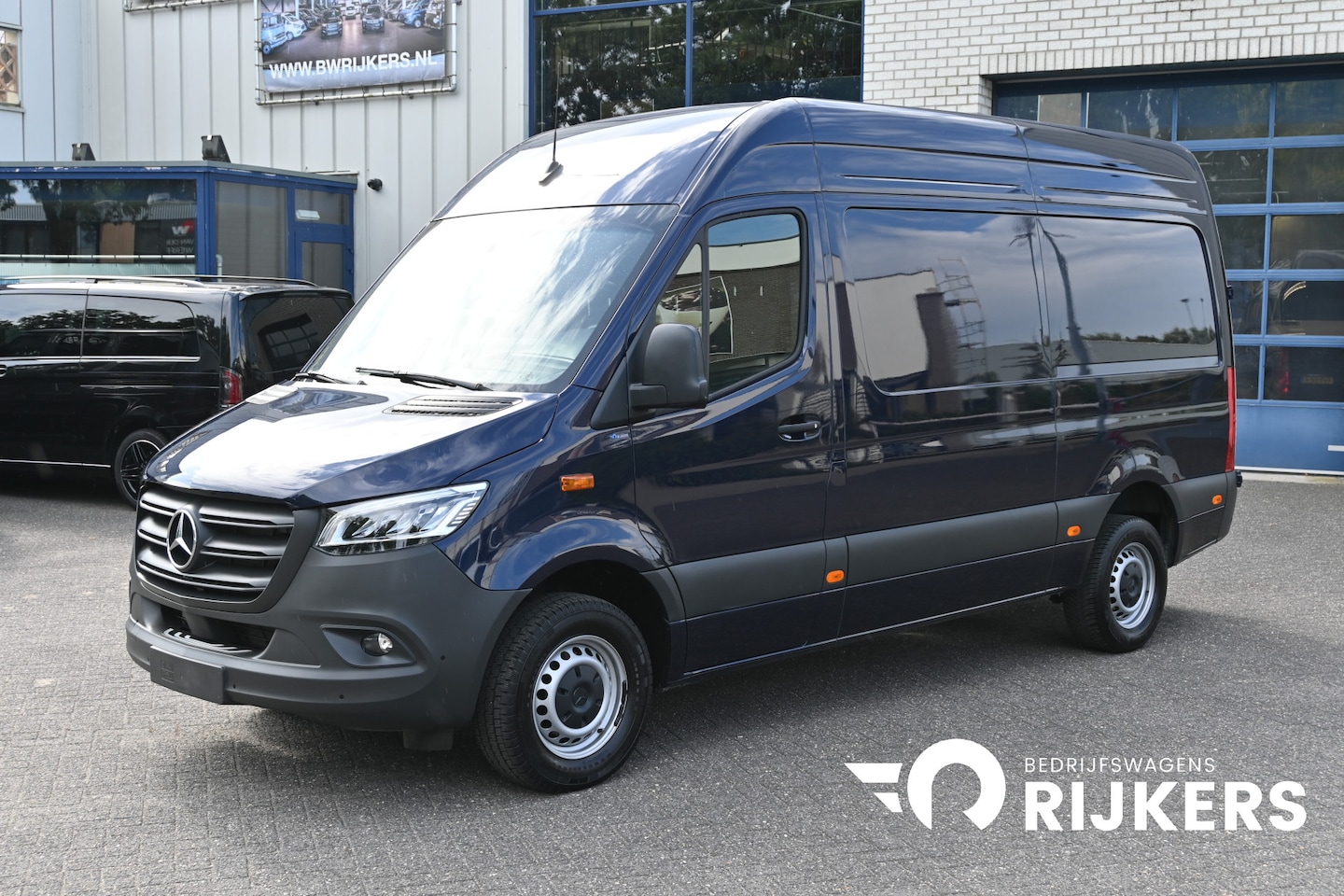 Mercedes-Benz Sprinter - 317 CDI L2H2 Pro LED, Geveerde stoel, Navigatie met camera - AutoWereld.nl