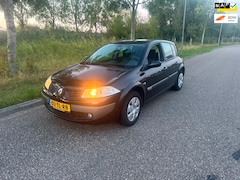 Renault Mégane - 1.6-16V Expression
