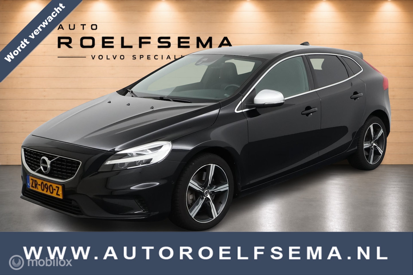 Volvo V40 - 1.5 T3 Polar+ Sport | 32.624KM | Panoramadak | Keyless | DAB | Verwarmbare Voorstoelen | P - AutoWereld.nl